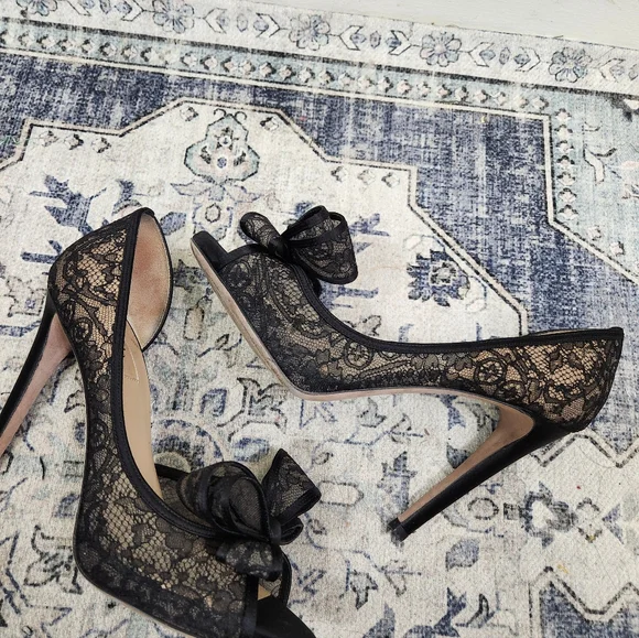 Valentino Garavani Satin Lace Heels - Picture 5 of 13